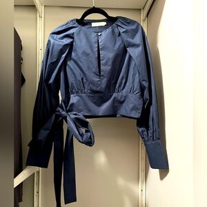 Reversible navy top!